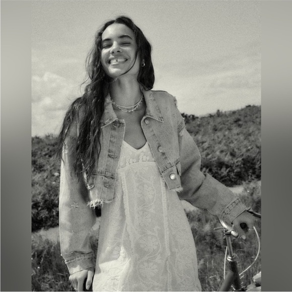 Zara Cropped Distressed Jean Jacket - Picture 3 of 8